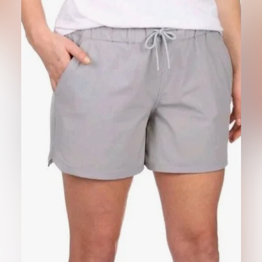 Realtree Ladies Hybrid Fishing Short NWT 2XL